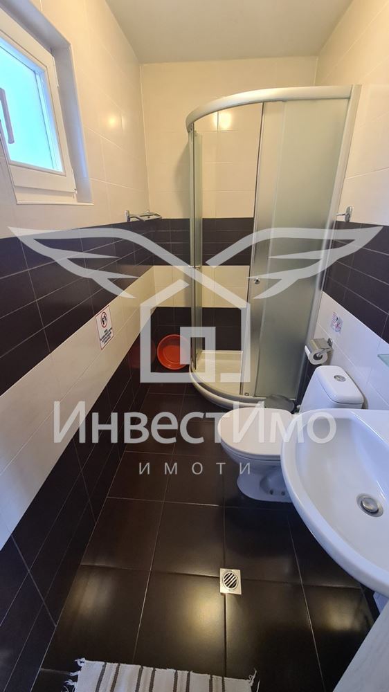 ТРИ САМОСТОЯТЕЛНИ КЪЩИ! РАБОТЕЩ БИЗНЕС!
