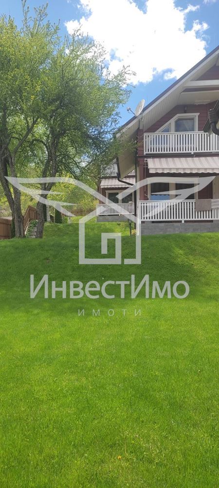 ТРИ САМОСТОЯТЕЛНИ КЪЩИ! РАБОТЕЩ БИЗНЕС!