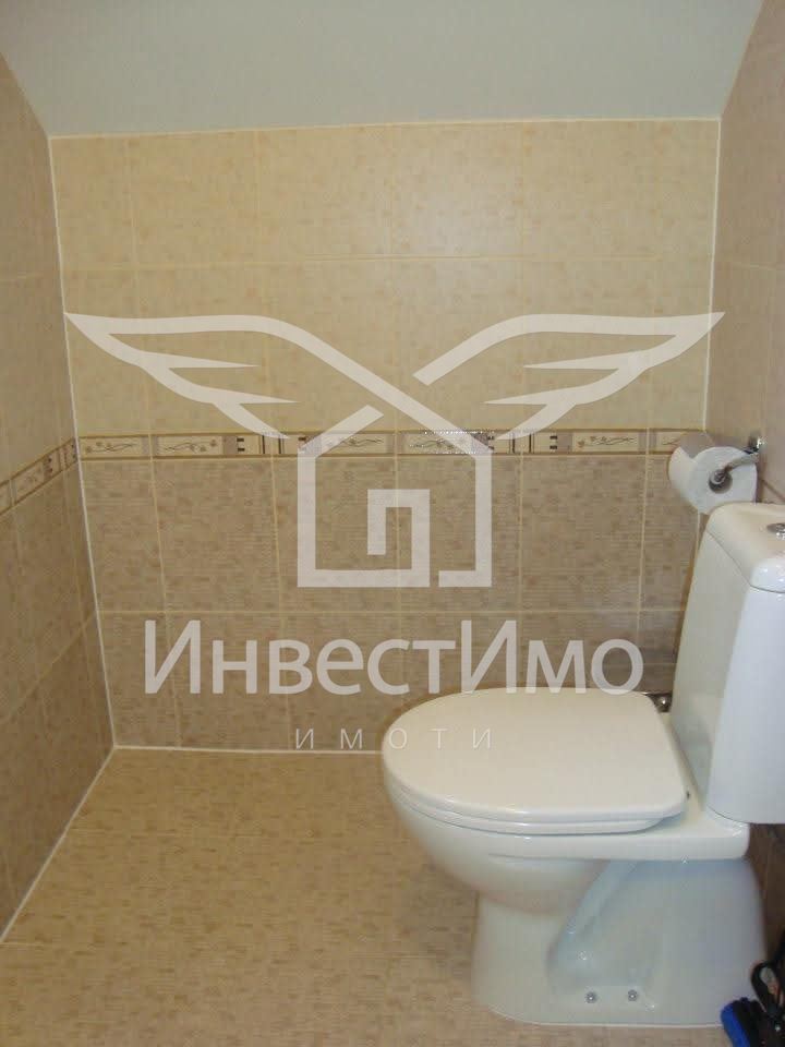 ТРИ САМОСТОЯТЕЛНИ КЪЩИ! РАБОТЕЩ БИЗНЕС!