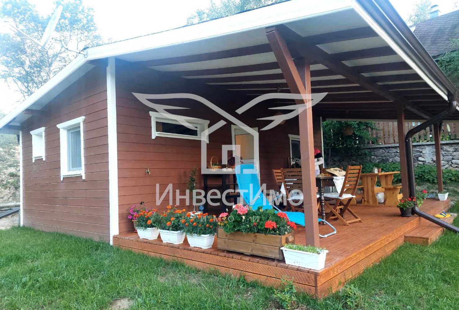 ТРИ САМОСТОЯТЕЛНИ КЪЩИ! РАБОТЕЩ БИЗНЕС!