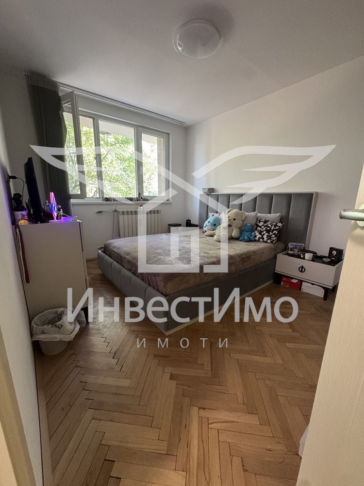 Тристаен апартамент в Хиподрума до парк и метростанция